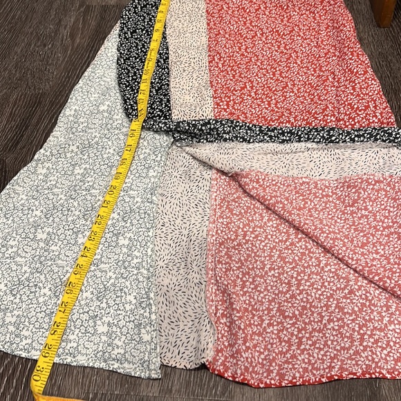 Skirt- Skies are Blue - Picture 9 of 9